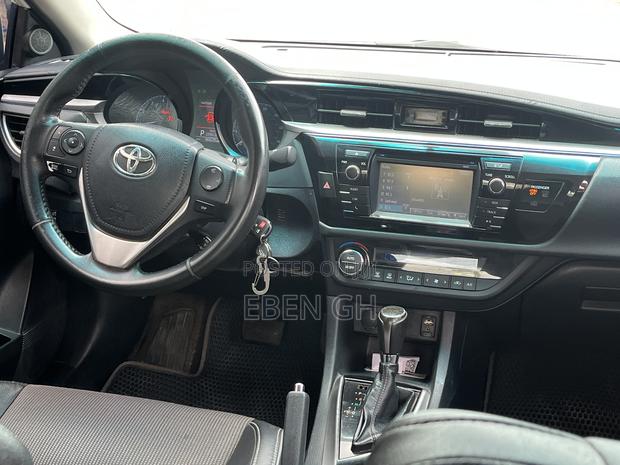Toyota Corolla S 4dr Sedan (1.8L 4cyl CVT) 2016 White