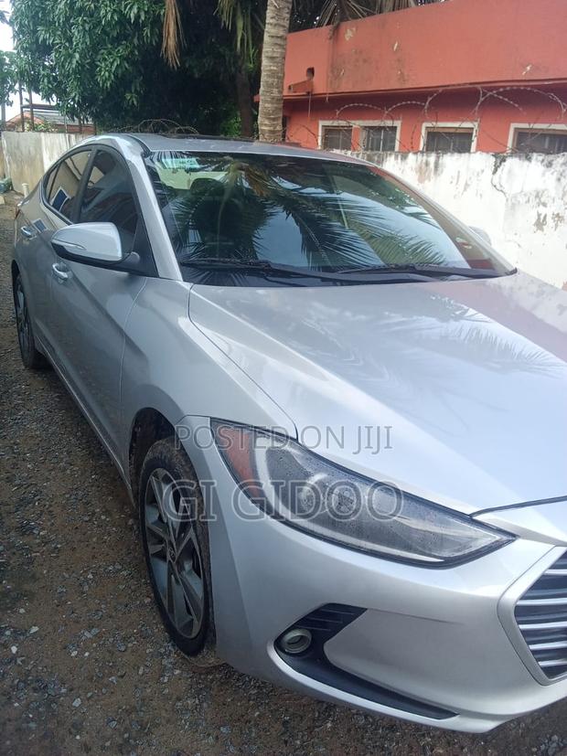 Hyundai Elantra 2017 Silver