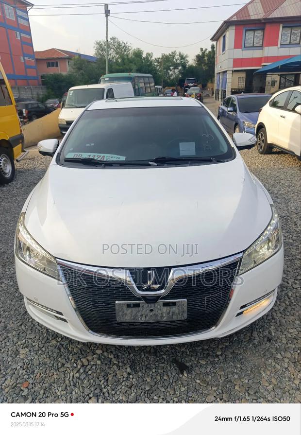 Luxgen U6 2.0 Petrol FWD 2013 White