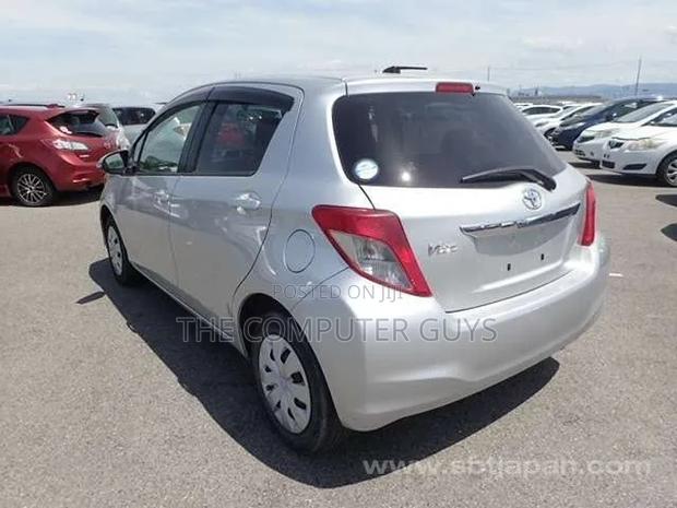 Toyota Vitz 1.5 FWD 5dr 2012 Gray