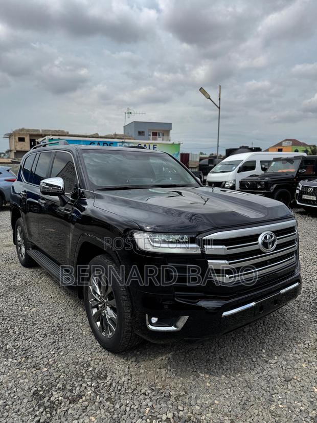 New Toyota Land Cruiser LC300 2025 Black