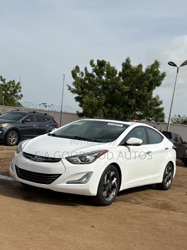 Hyundai Elantra Limited Sedan FWD (1.8L 4cyl 6A) 2016 White