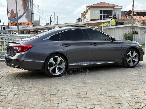Honda Accord Touring 2.0T 2020 Gray