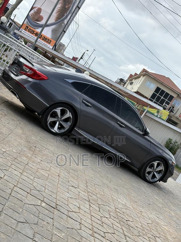 Honda Accord Touring 2.0T 2020 Gray