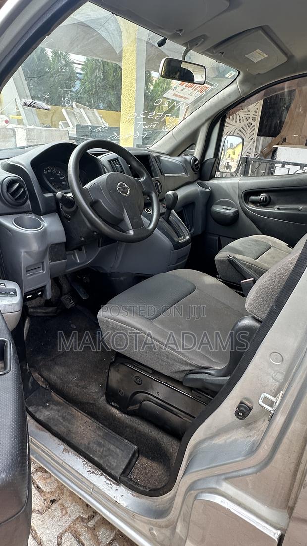 Nissan NV3500 2015 Silver