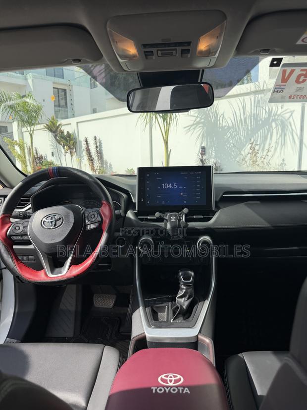 Toyota RAV4 XLE AWD 2023 White