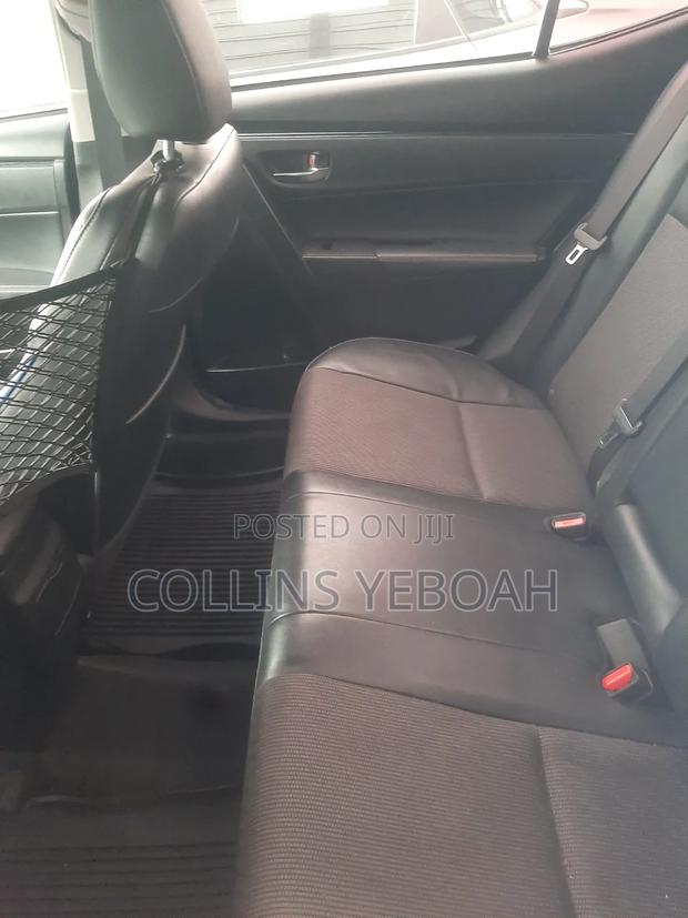 Toyota Corolla SE 4dr Sedan (1.8L 4cyl CVT) 2017 Brown