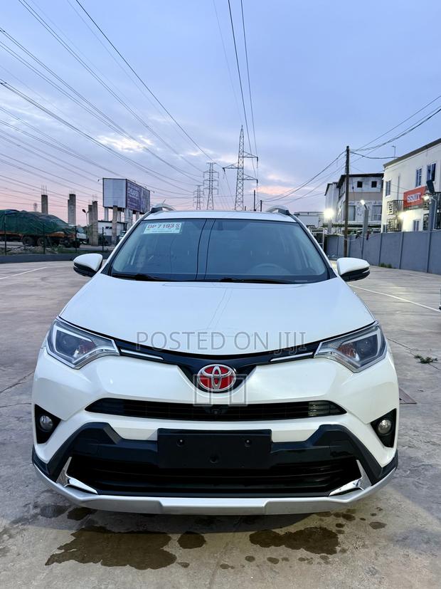 Toyota RAV4 2017 White