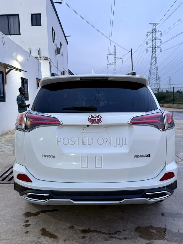 Toyota RAV4 2017 White