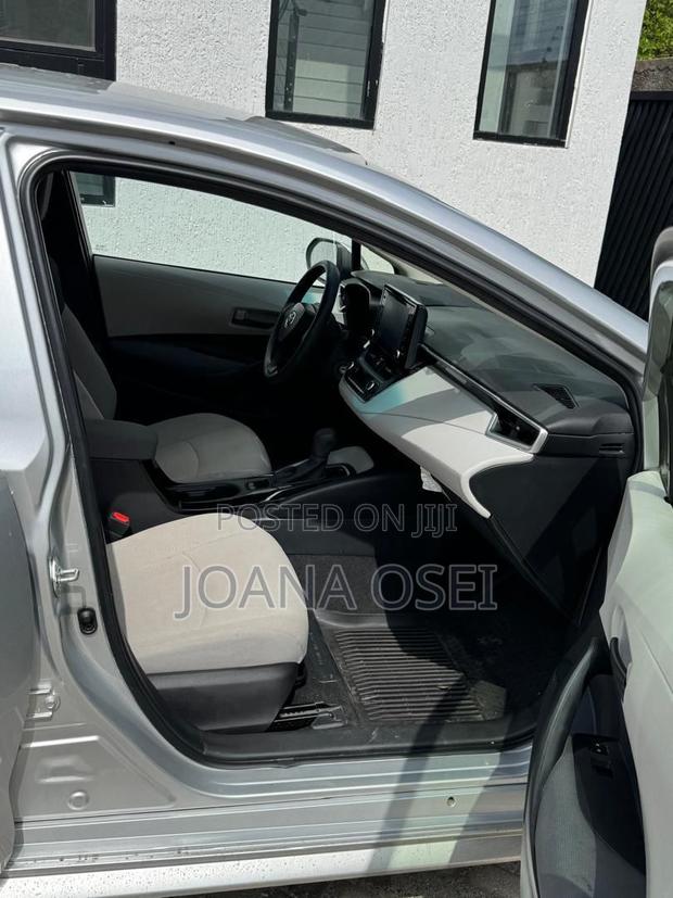 Toyota Corolla LE 2022 Gray
