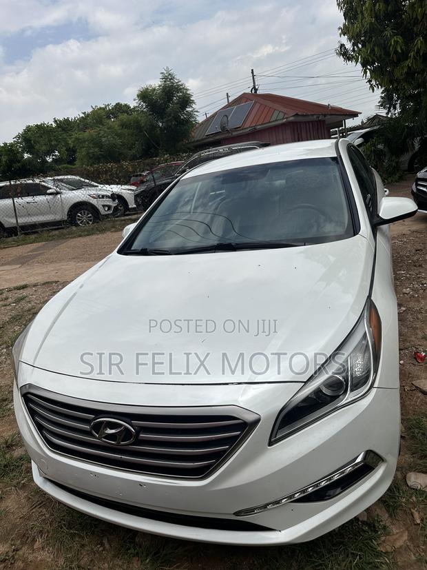 Hyundai Sonata Base Sedan FWD (2.4L 4cyl 6A) 2016 White