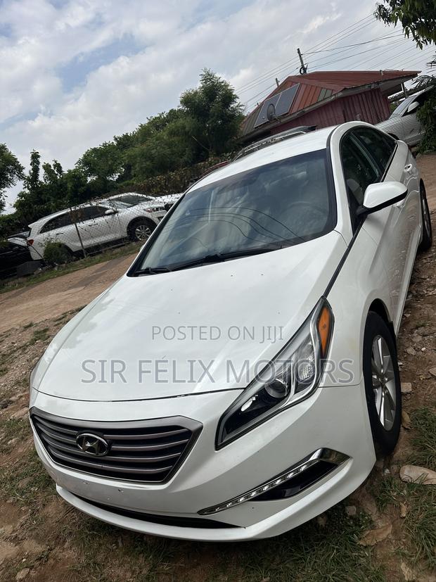 Hyundai Sonata Base Sedan FWD (2.4L 4cyl 6A) 2016 White