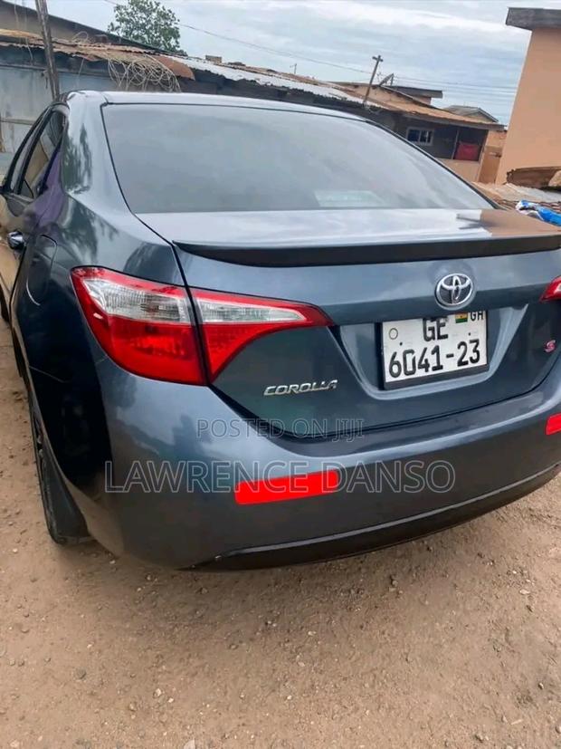 Toyota Corolla 2016 Gray