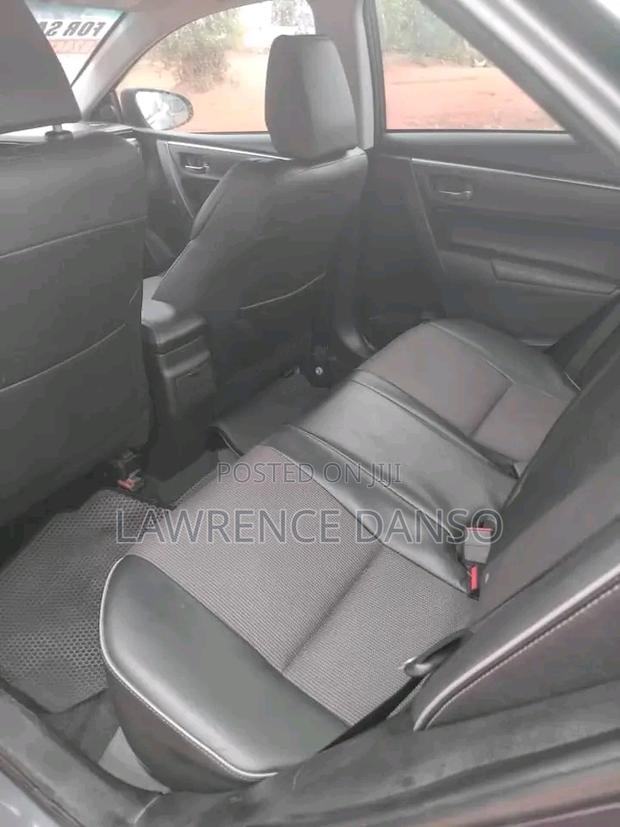 Toyota Corolla 2016 Gray