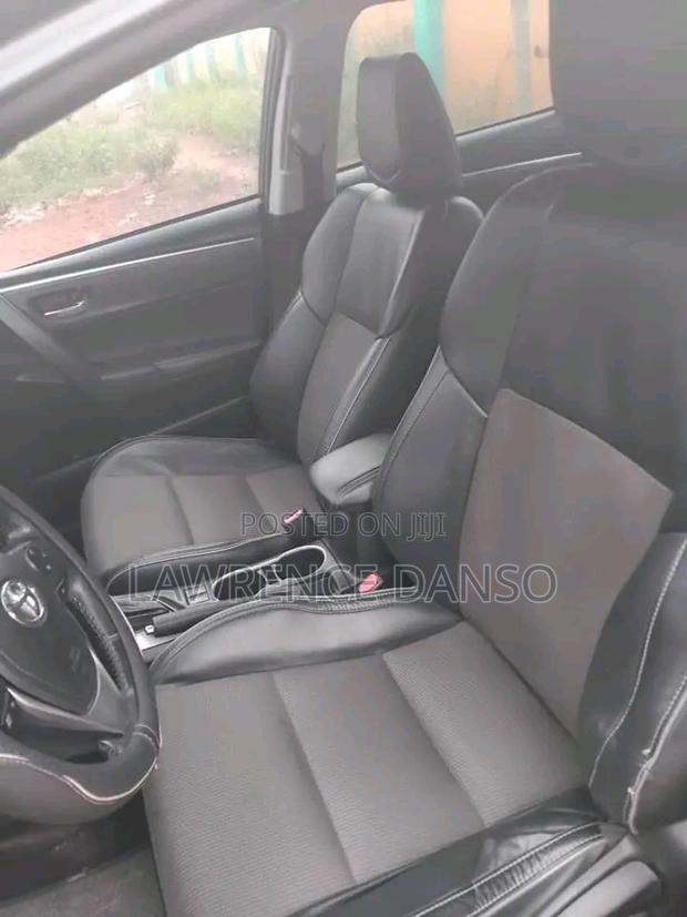 Toyota Corolla 2016 Gray