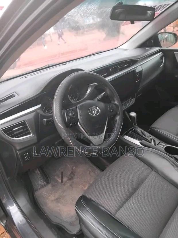 Toyota Corolla 2016 Gray