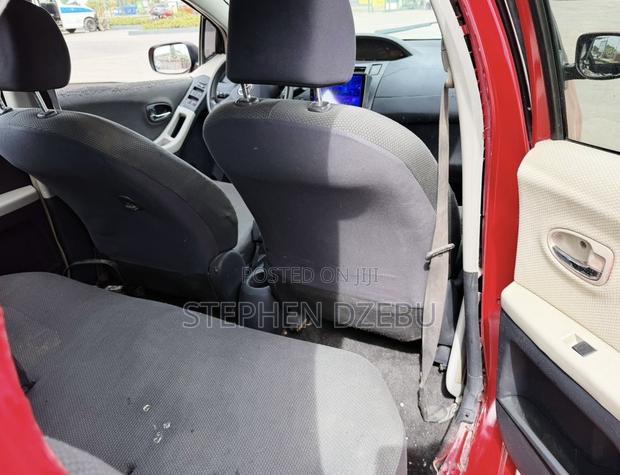 Toyota Vitz 1.3 FWD 5dr 2010 Red