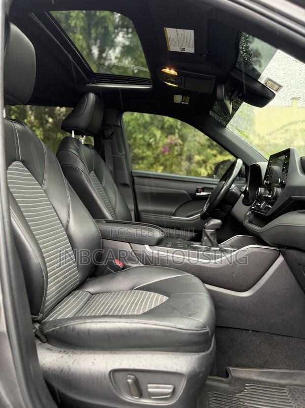 Toyota Highlander XSE 2022 Gray