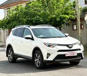 Toyota RAV4 XLE AWD (2.5L 4cyl 6A) 2017 White for sale