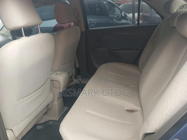 Toyota Yaris Base Sedan 4dr 2010 Gray