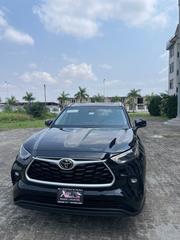 Toyota Highlander 2022 Black for sale