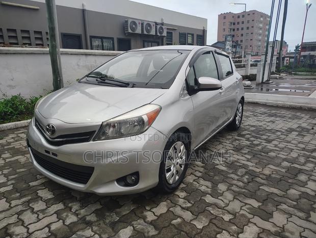 Toyota Yaris LE Hatchback 3dr 2014 Silver