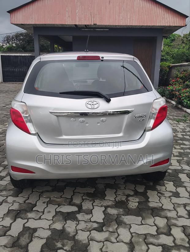 Toyota Yaris LE Hatchback 3dr 2014 Silver