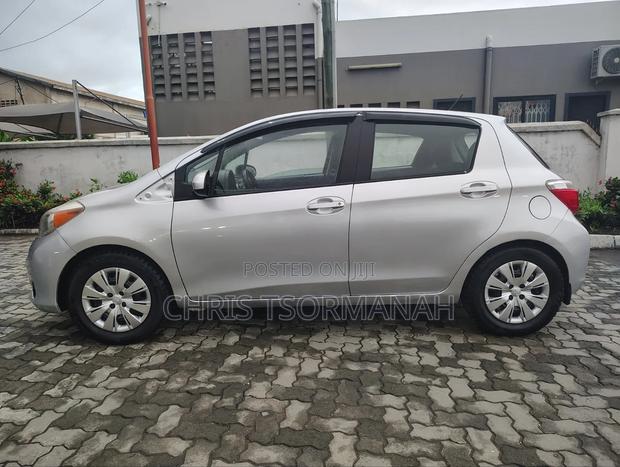 Toyota Yaris LE Hatchback 3dr 2014 Silver
