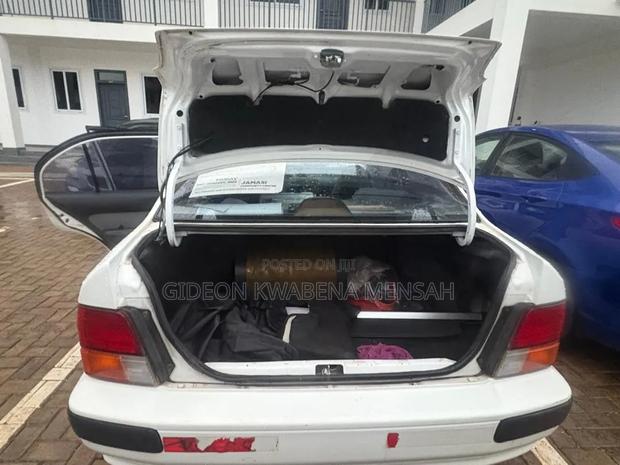 Toyota Corolla 1.6 Sedan 1997 White