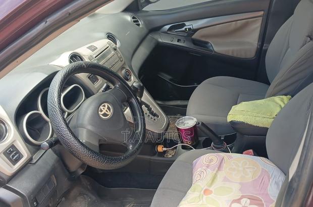 Toyota Matrix Hatchback FWD (1.8L 4cyl 5M) 2010