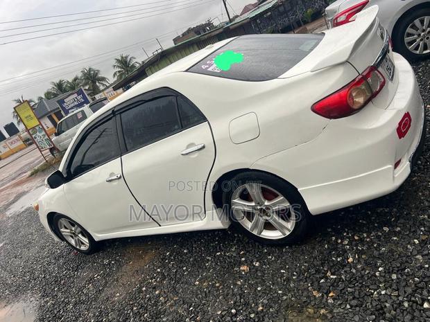 Toyota Corolla S Special Edition 4dr Sedan (1.8L 4cyl 4A) 2013 White