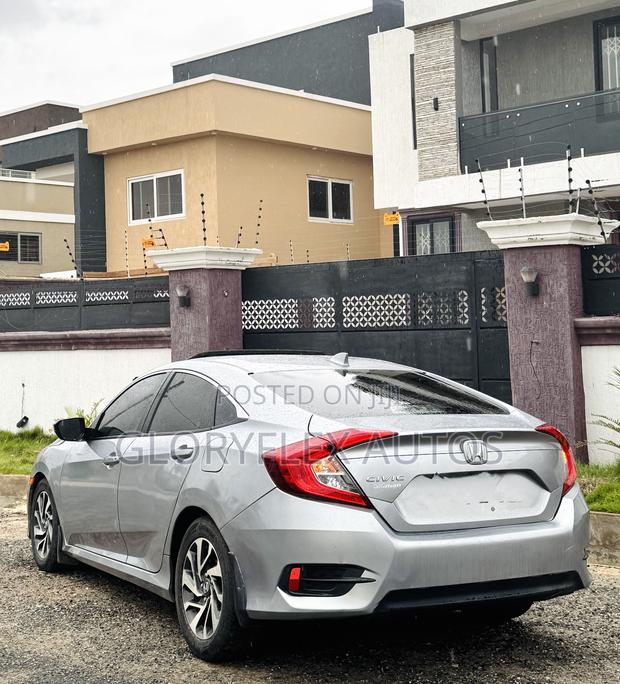 Honda Civic EX Sedan 2018 Silver