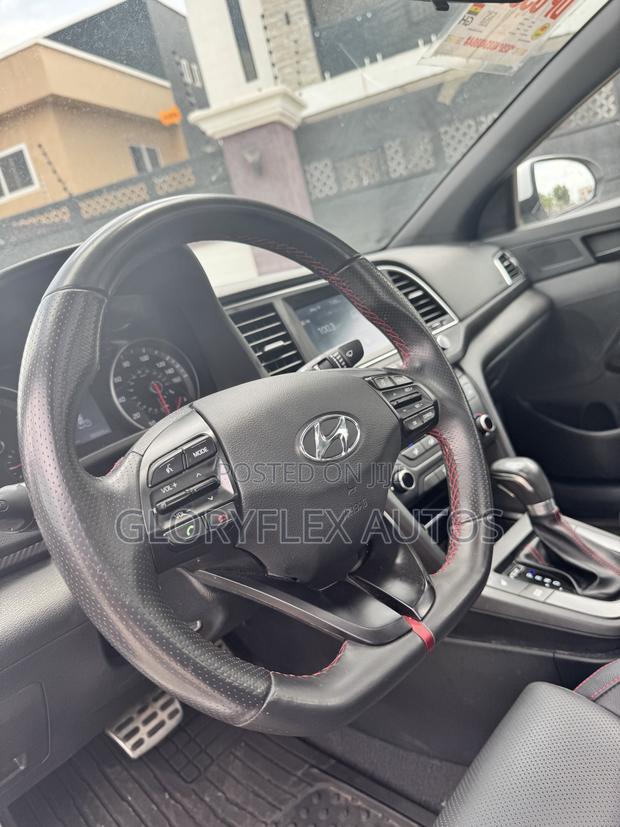 Hyundai Elantra Sport 2018 White