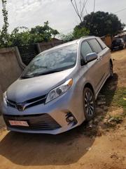 Toyota Sienna Limited (3.5L 6cyl 8A) 2018 Silver for sale