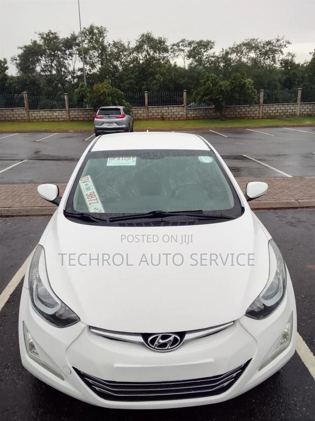 Hyundai Elantra SE Sedan FWD (1.8L 4cyl 6M) 2016 White