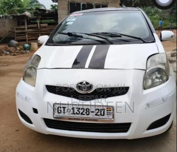 Toyota Vitz 1.0 FWD 3dr 2010 White