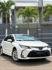 Toyota Corolla XLE 2021 White for sale