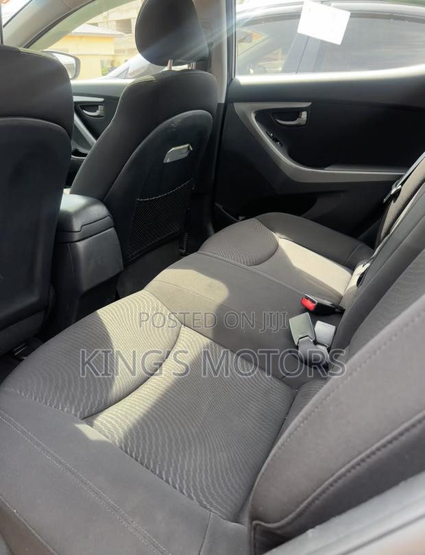 Hyundai Elantra Limited Sedan FWD (1.8L 4cyl 6A) 2016 Silver