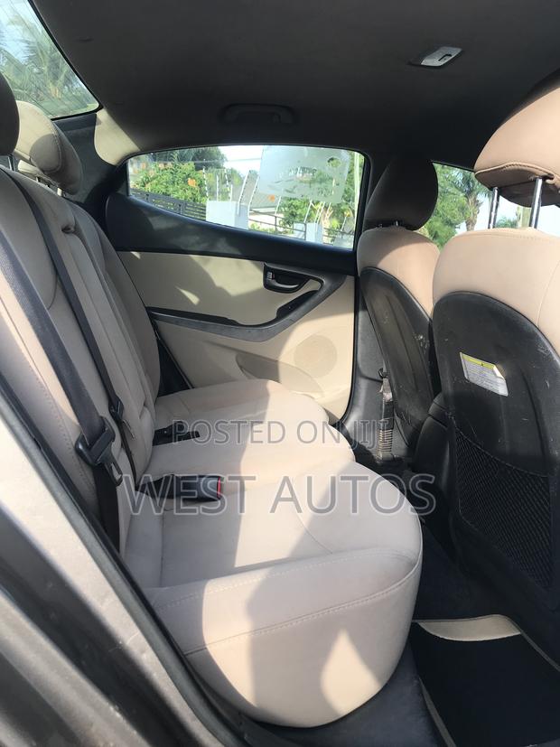 Hyundai Elantra Limited 4dr Sedan (1.8L 4cyl 6A) 2015 Beige