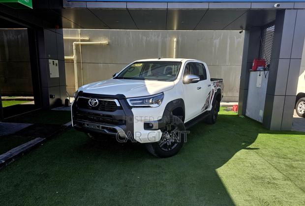 Toyota Hilux 2024 White
