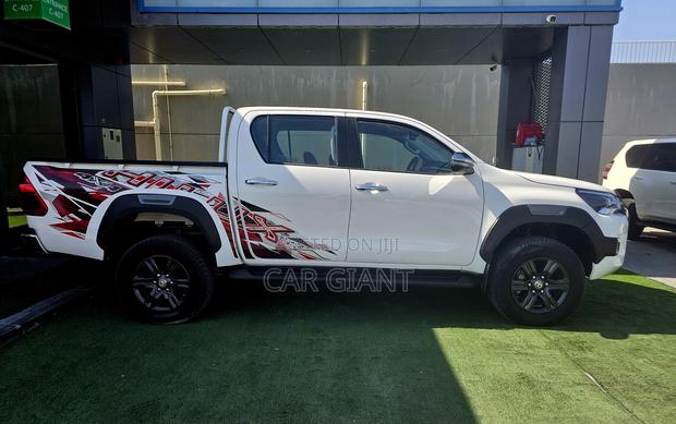 Toyota Hilux 2024 White