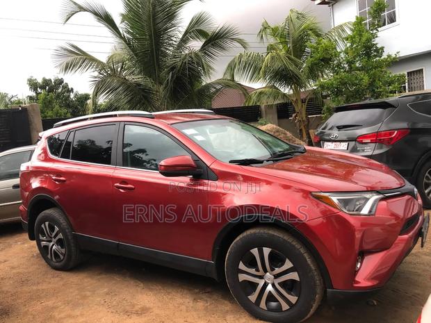 Toyota RAV4 LE FWD (2.5L 4cyl 6A) 2016 Red