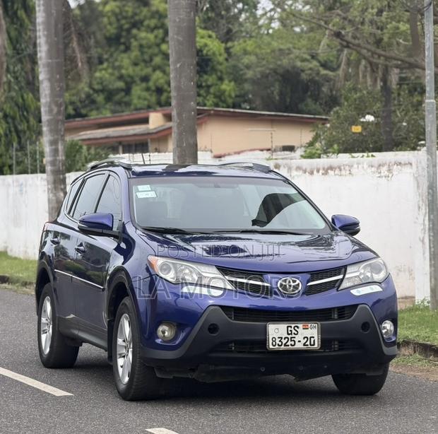 Toyota RAV4 2015 Blue