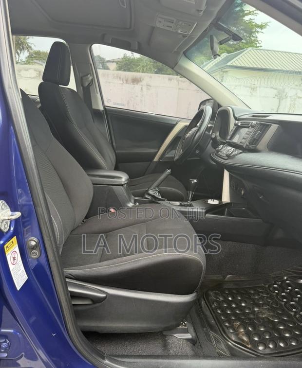 Toyota RAV4 2015 Blue
