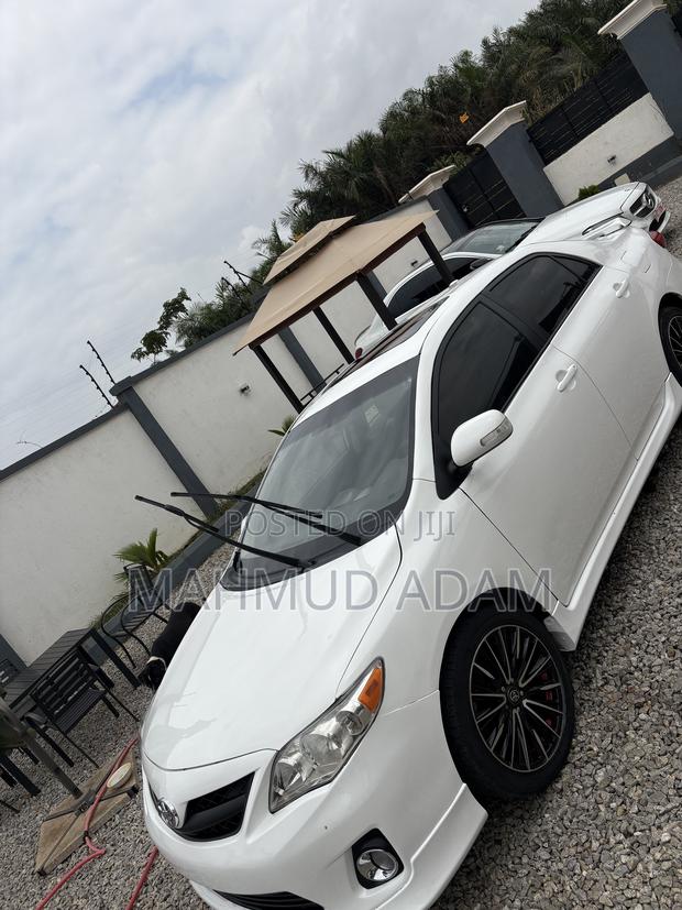 Toyota Corolla L 4dr Sedan (1.8L 4cyl 5M) 2012 White