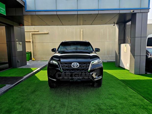 Toyota Fortuner 2023 Black
