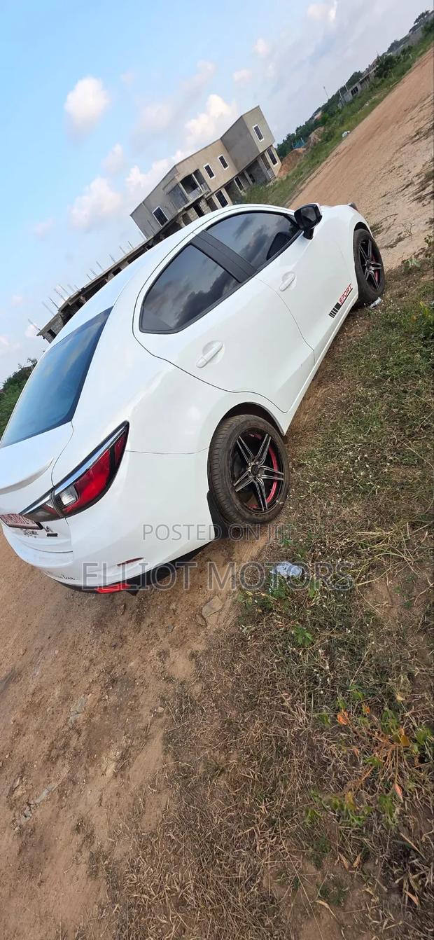 Toyota Yaris iA 1.5 FWD 2019 White
