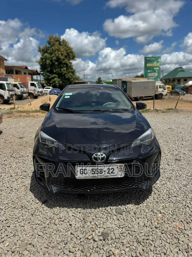 Toyota Corolla 2016 Black
