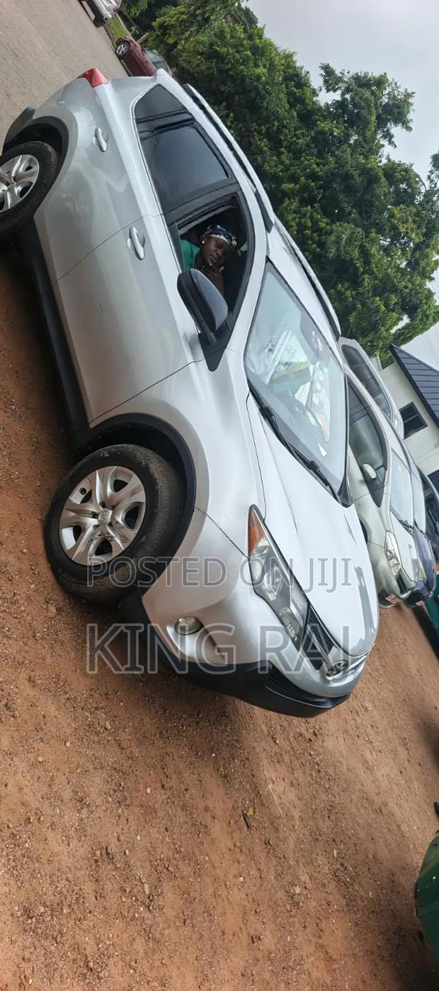 Toyota RAV4 LE 4dr SUV AWD (2.5L 4cyl 6A) 2015 Silver