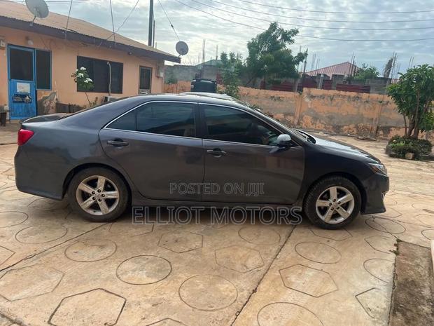 Toyota Camry L 4dr Sedan (2.5L 4cyl 6A) 2014 Silver